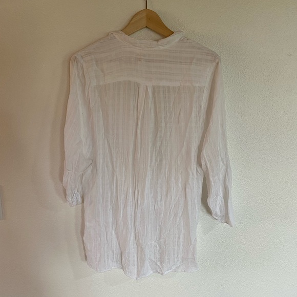 Silence & Noise Twist Front White Linen Blouse - Picture 3 of 3